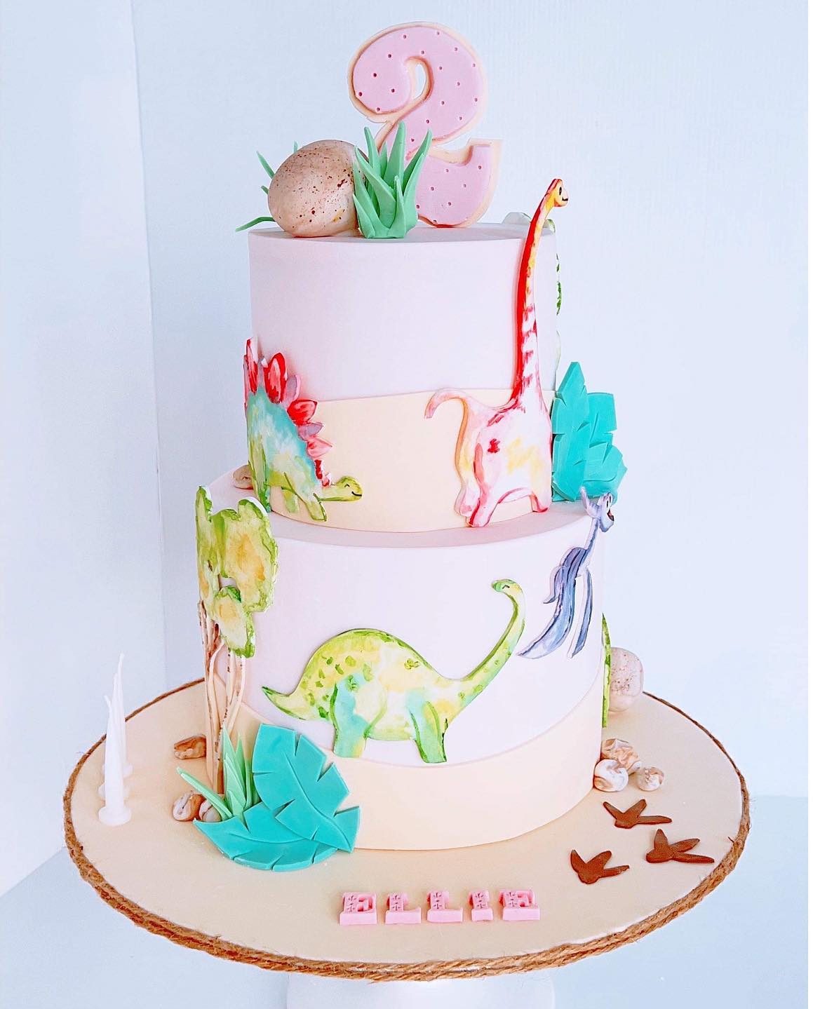 Cute Dinosaur Cake Ideas for Boys - A Pretty Celebration